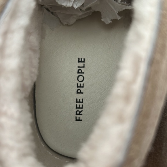 Free People Snowdrop Micro Mukluk Boots NWT size 7 Dust Bunny Suede Moccasins - Picture 11 of 14